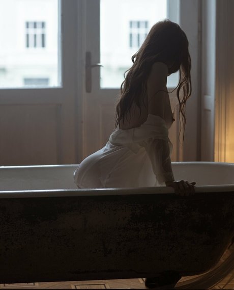 Sunny whale pretty model gallery