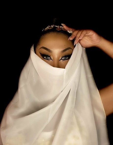 ohmyfkinyea nudes star img