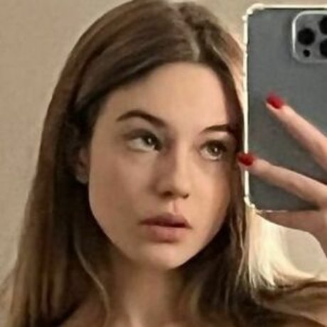 valeriarelia nude actress img