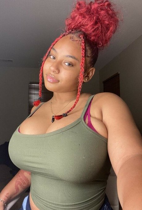 jjuicyjasss pornographic actress photo