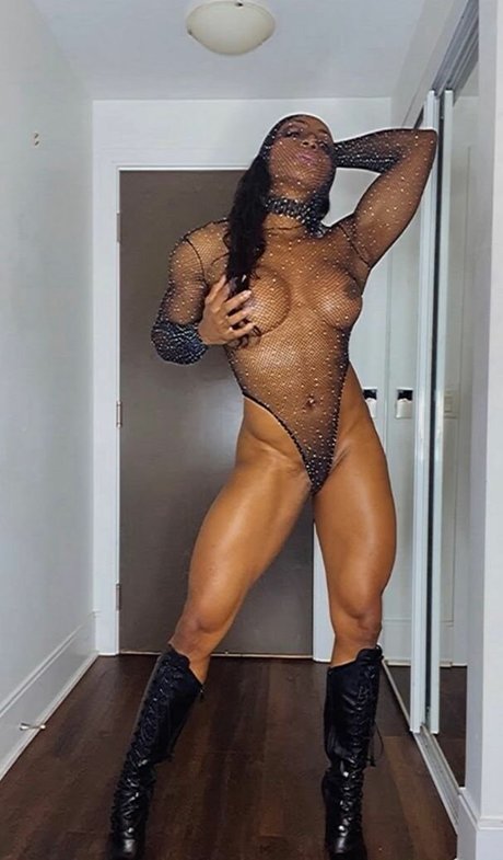 Maggie Watson hd model pics