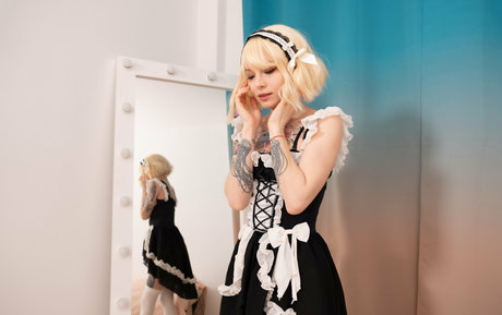 Karneli Bandi erotic star picture