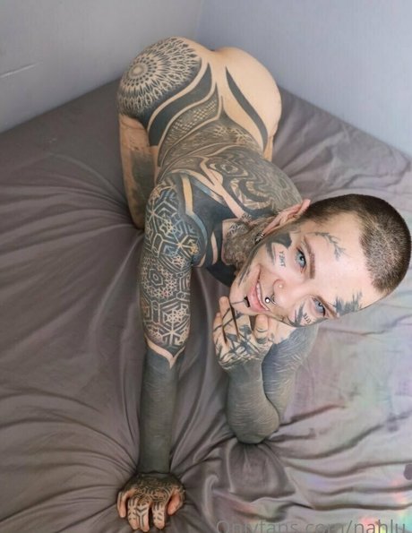 nahlu hot model archive