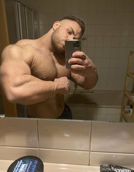 flexmusclegod perfect model pic