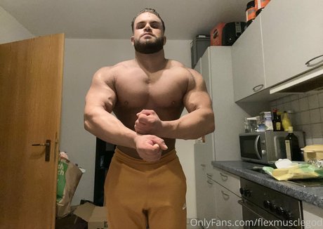flexmusclegod nude star pics