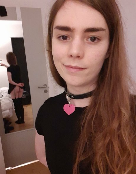 dovelark free model img