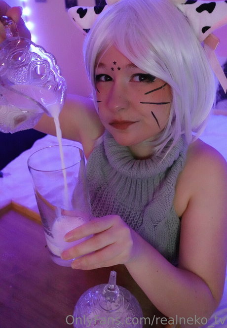 realneko tv star adult pics