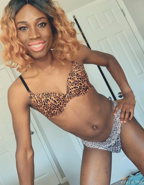 Itsvaleriemay hot pornstar images