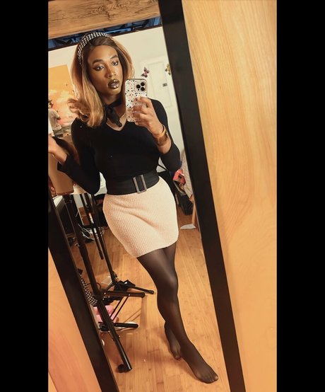 Itsvaleriemay star naked image