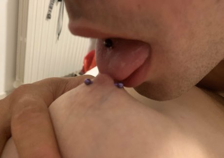 lararoxyrox xxx model pictures