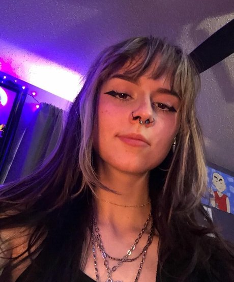 partyongarth44 nice actress pics