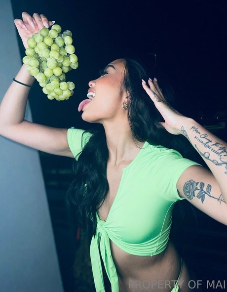 Queen Mai model porn pics