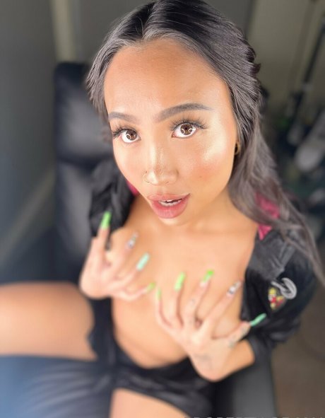 Queen Mai nice star photo