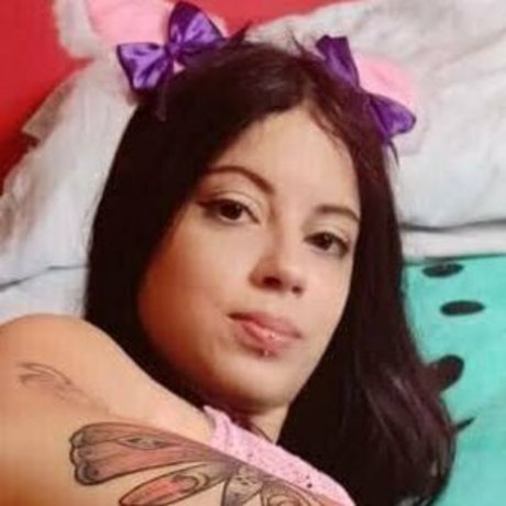 Hell Daze model beautiful pic