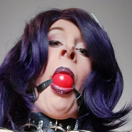 KinkyKellyCD naked model gallery