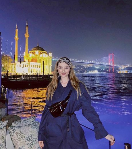 Bihter Tendu xxx model photos