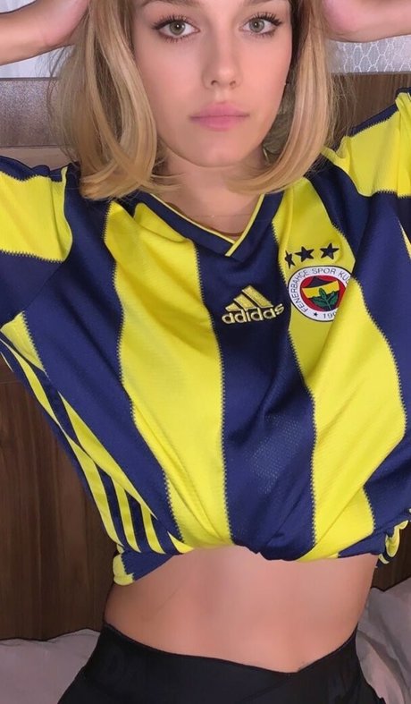 Bihter Tendu naked actress images