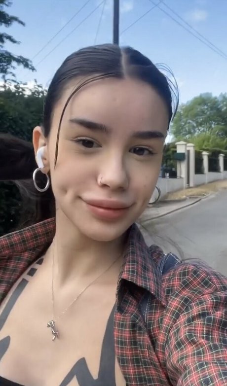 Zeliahxo art star archive