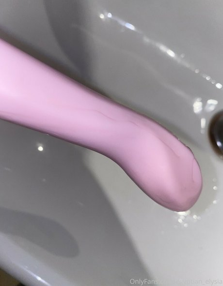 Kuwait Twins nice star pictures