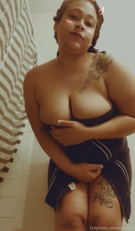 mssynns art actress galleries