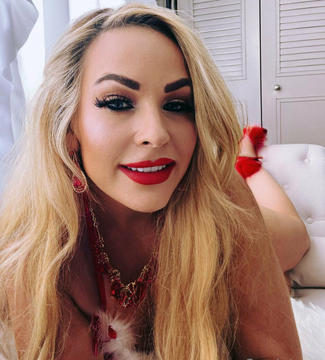 love misssarah basic porn star picture