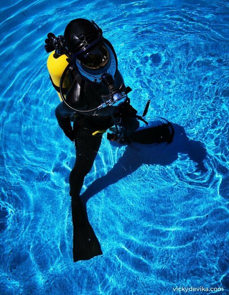 vickydevika adult actress img