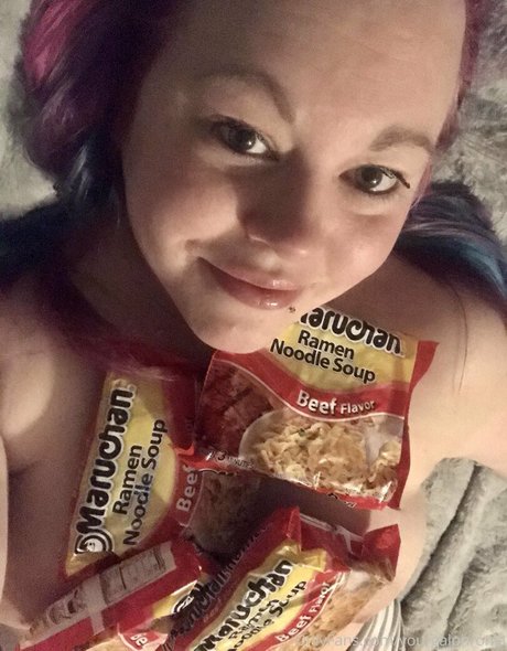 yourgalphronia model free picture