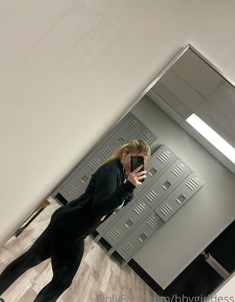 bbygirldess model hot photo