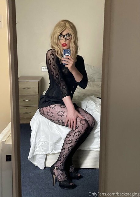 backstaging model xxx photo