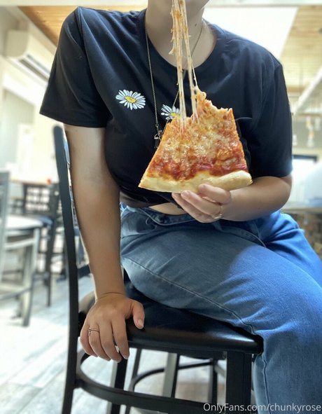 chunkyrose adult actress pics