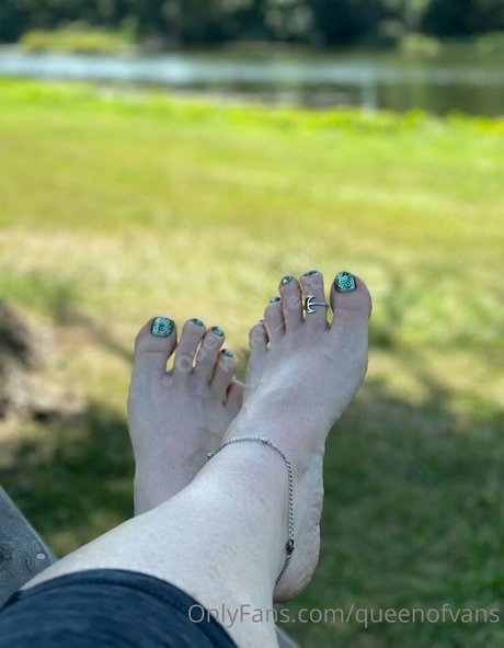 queenofvans star nude picture