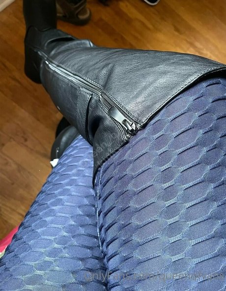 queenofvans free pornstar photo