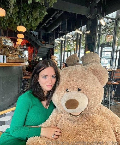 enzabel chloe xxx model picture