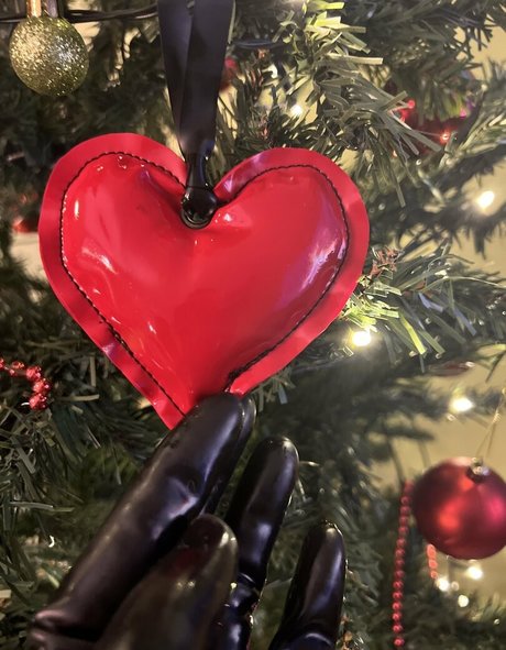 heavyrubberette free model pretty pic