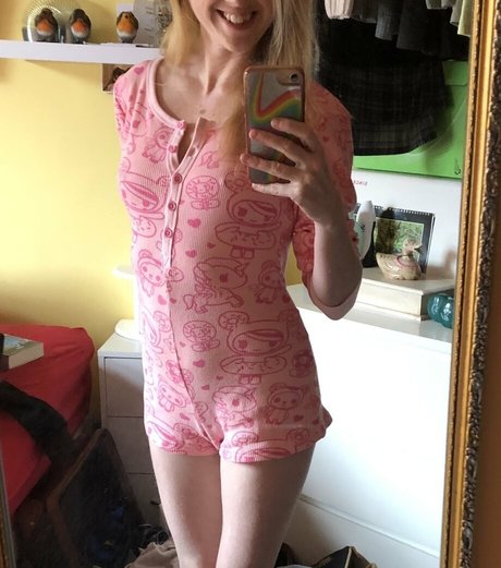 pennyraefree erotic model pictures