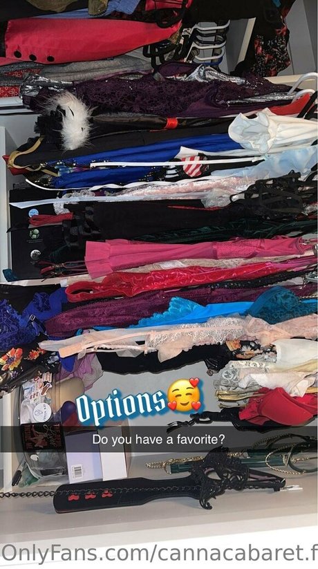 cannacabaret free naked actress picture