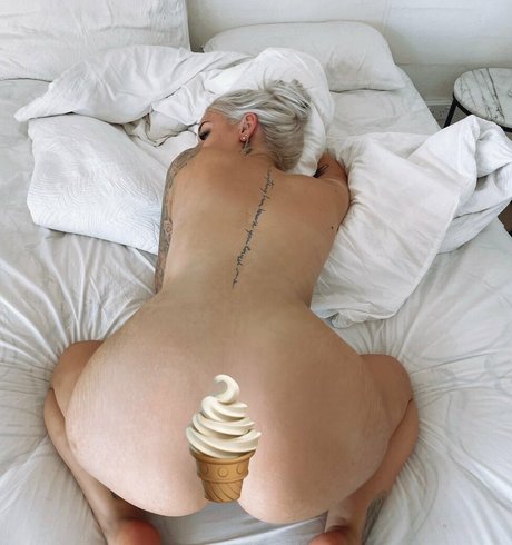 Emily Paul perfect model picture