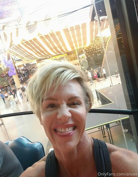 anzee nudes actress img