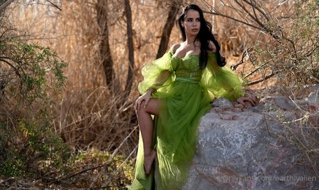 earthlyalien pornographic actress archive