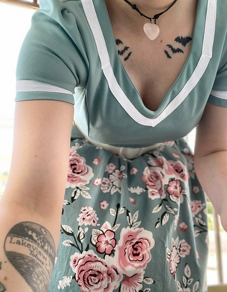 lisasayshello free actress picture