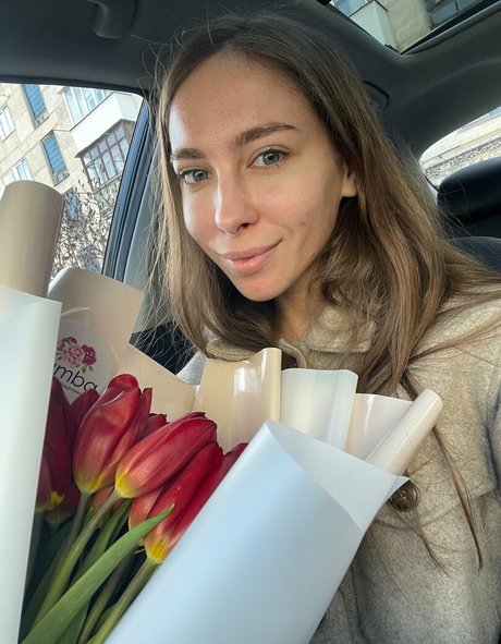 lili babe porn model picture