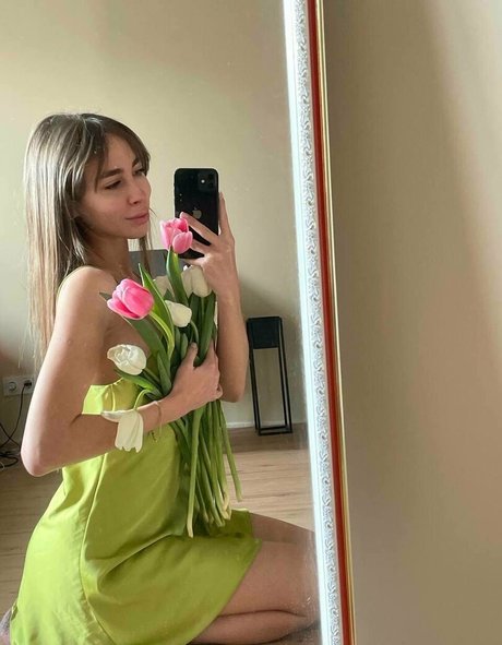 lili babe sexy model images