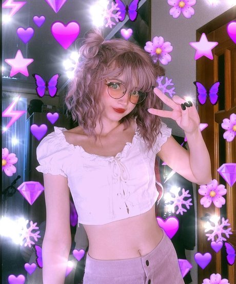 ave ria model hot photo