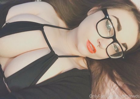 GothTamago model art pics