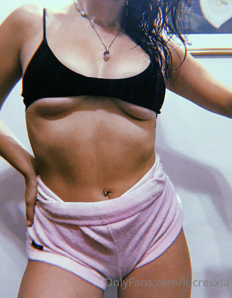 lucrexxia naked star archive