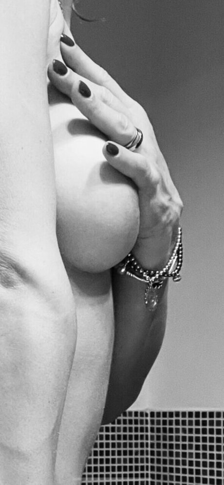 Sophie Only star hot picture