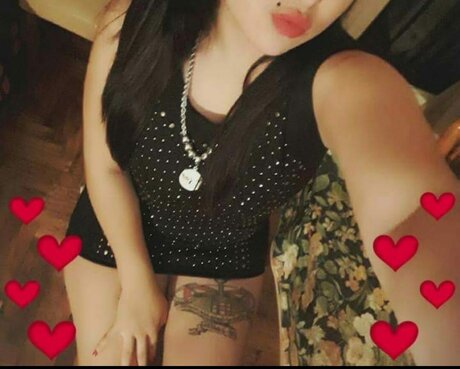 _lunamia model naked pic