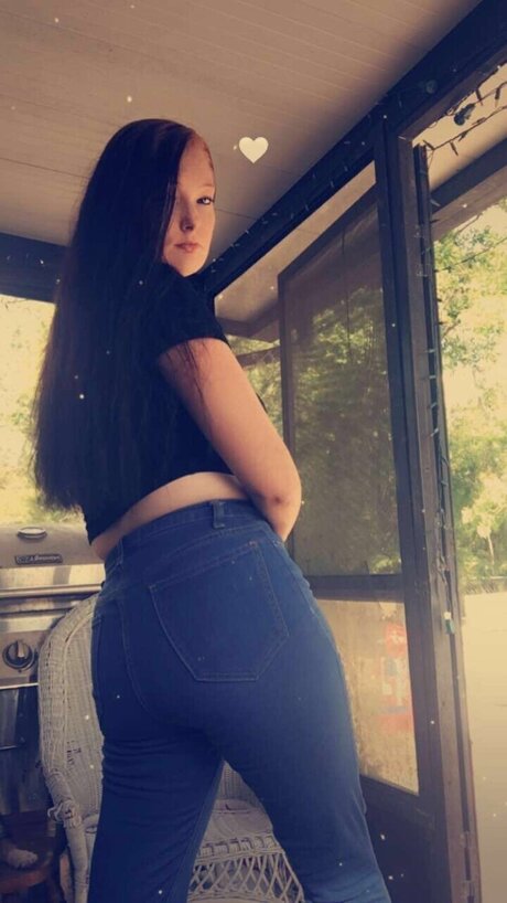 Lisa Creeach pornstar top img