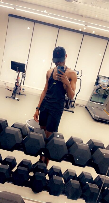 u8149578 erotic model img