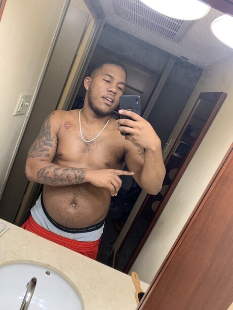 WillieWill hot actress pic